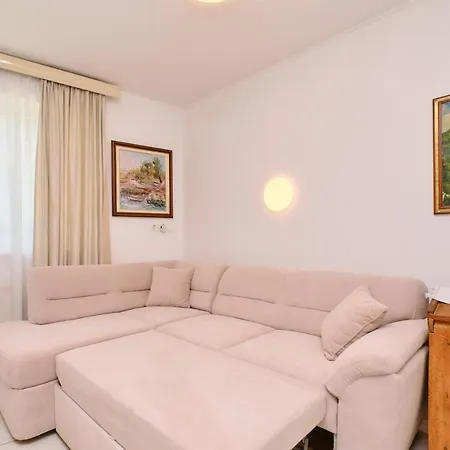 Apartment Antares *