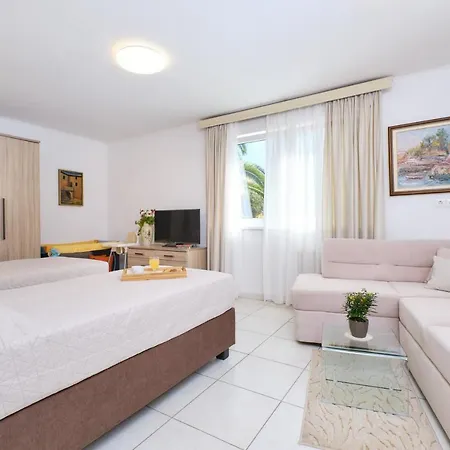 Antares Apartment *