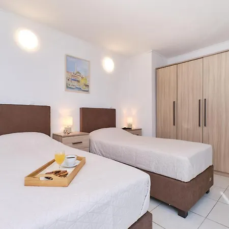 Apartment Antares *